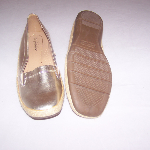 Comfortview Gold Flats (loafers) - Picture 6 of 8